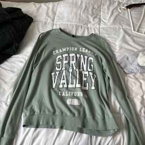 H&M green long sleve shirt. Size M